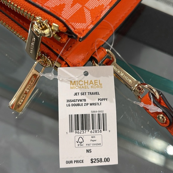 MICHAEL KORS
Jet Set Large Ombré Logo Double-Zip Wristlet-Wallet-Phone Case - Picture 8 of 16
